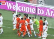 华体会首页-被打花了！国足57分钟0-3落后韩国！韩国队角球两连击破门的简单介绍