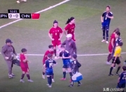 华体会首页-强敌对决：女足队员誓死奋战