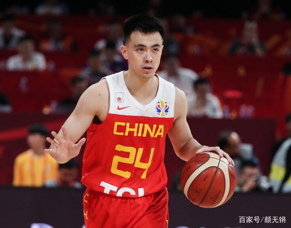 王仕鹏抢断遭犯规，为球队争取关键自由球命中的简单介绍