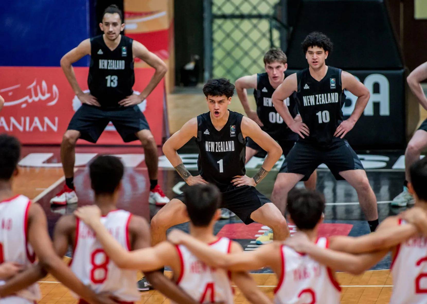老熟人！CBA旧将道格拉斯担任约旦U19主帅阿巴斯任助教的简单介绍