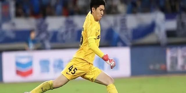 2-2！武汉三镇逼平联赛第3，邓卓翔带队11轮狂揽18分，成土帅之光